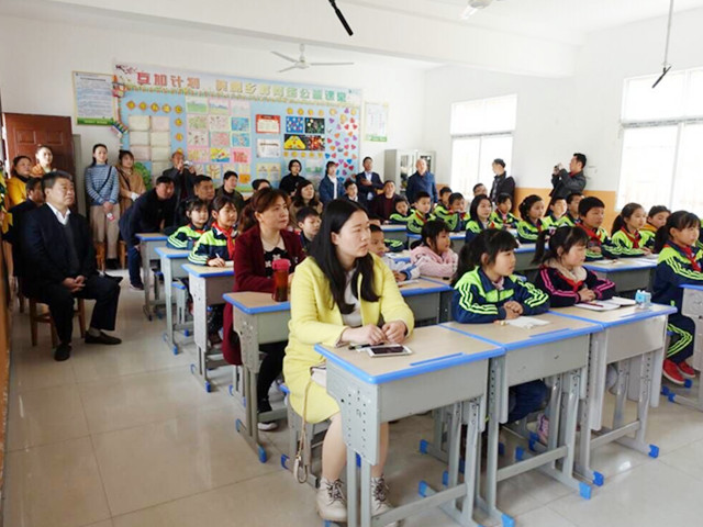 （丹江口）乡村教学点上“双师课堂”引来兄弟学校“取经”，
