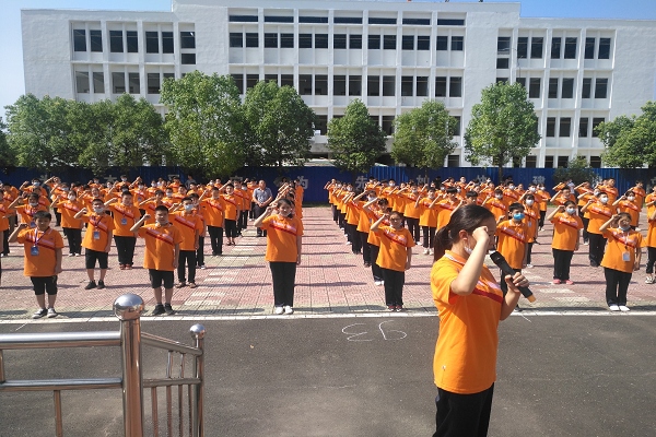 (丹江口)市实验中学500名学生宣誓 倡导使用"公筷公勺"