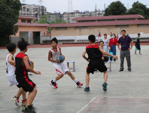 丹江口: 六里坪镇第一届小学生篮球联赛圆满闭幕