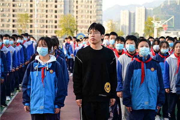 茅箭区实验学校举行优秀教师表彰大会弘扬新时代师德风尚